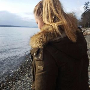 Meet your Posher, Sina