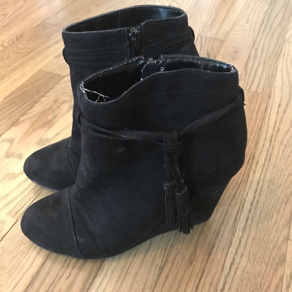 Black swede ankle wedge boots