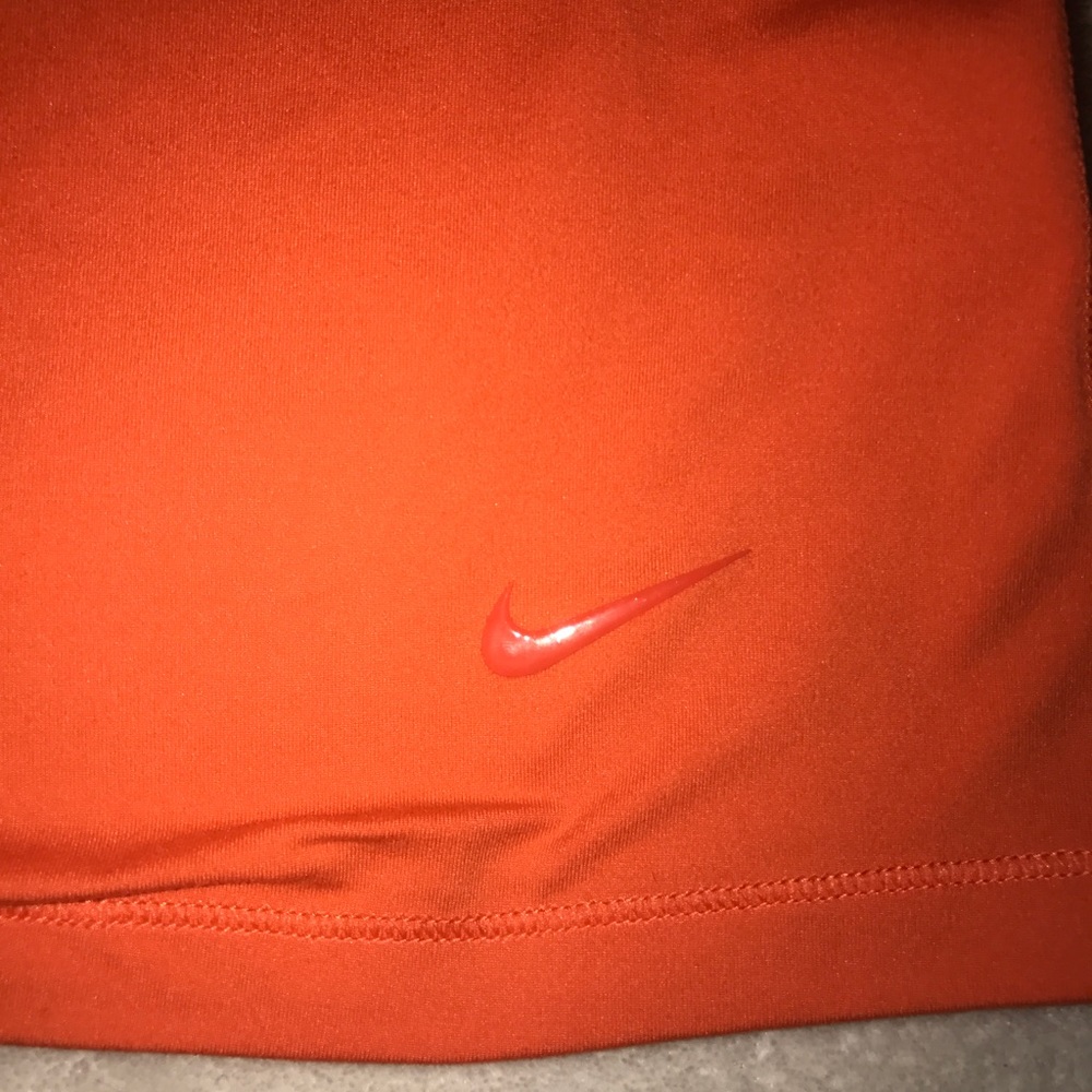 Nike - Picture 2 of 4