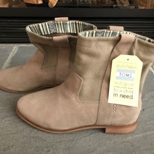 TOMS suede ankle boots size10
