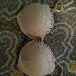 Victoria secret Bomshell size 32C add 2 cup sizes