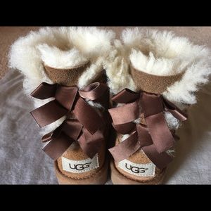 Toddler Bailey Bow Uggs