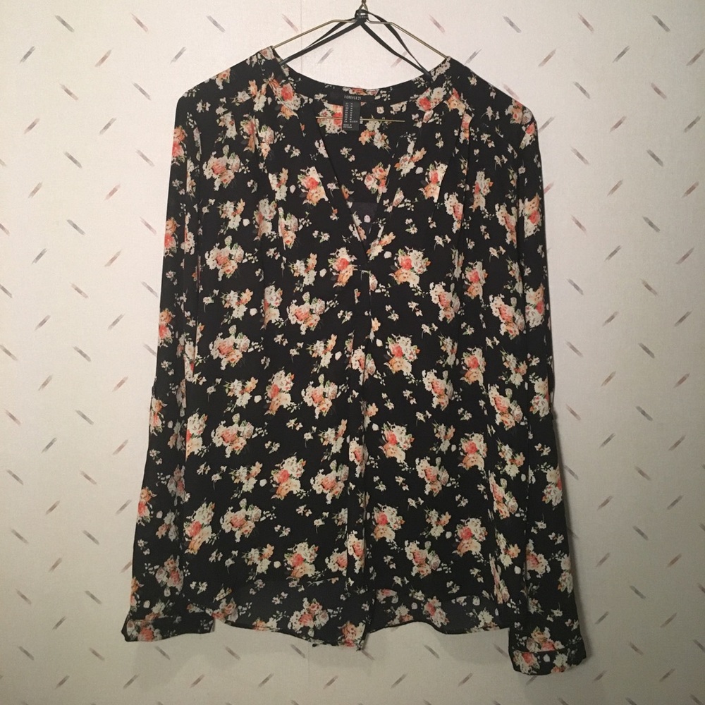 FOREVER 21 SPLIT BACK TOP W/ FLORAL DETAIL