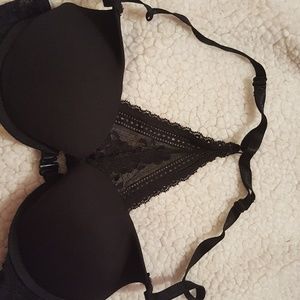 black lacey bra/bralette