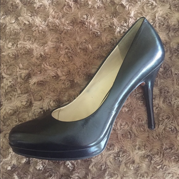 Nine West Black Pumps - Picture 1 of 4