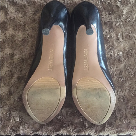 Nine West Black Pumps - Picture 2 of 4