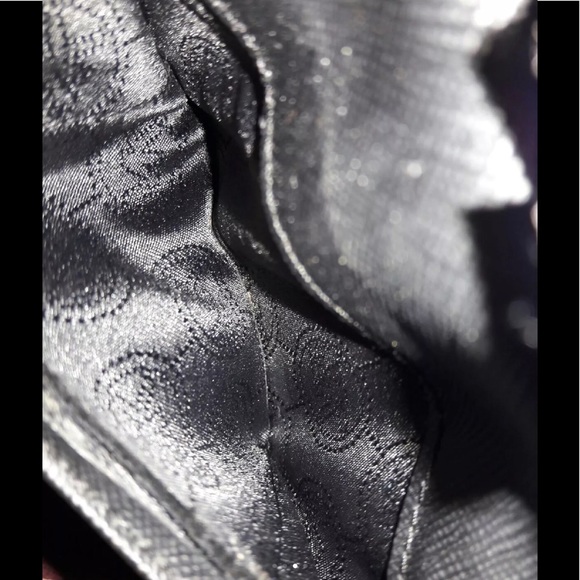 Michael Kors cellphone wallet - Picture 3 of 4