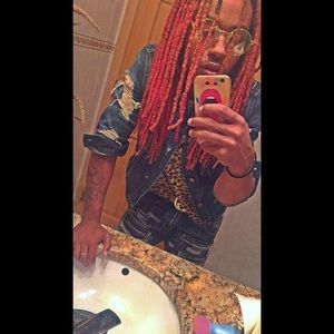 Meet your Posher, Devin