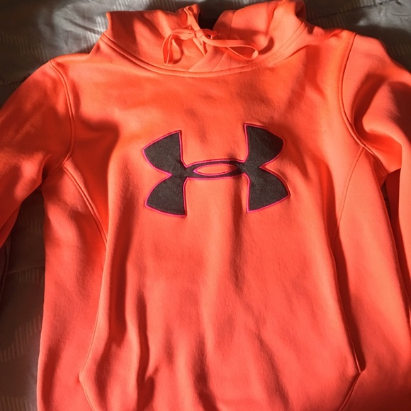 Under Armour Tops - Women's Under Armour sweatshirt size Medium