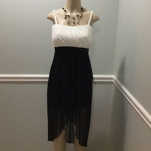 Pretty cocktail dress in black/ white