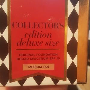 Bare minerals powder foundation in Medium Tan