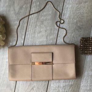Calvin Klein shoulder clutch, gold chain