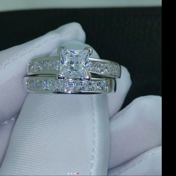 (Size 7)10k gold engagement ring set - Picture 2 of 4