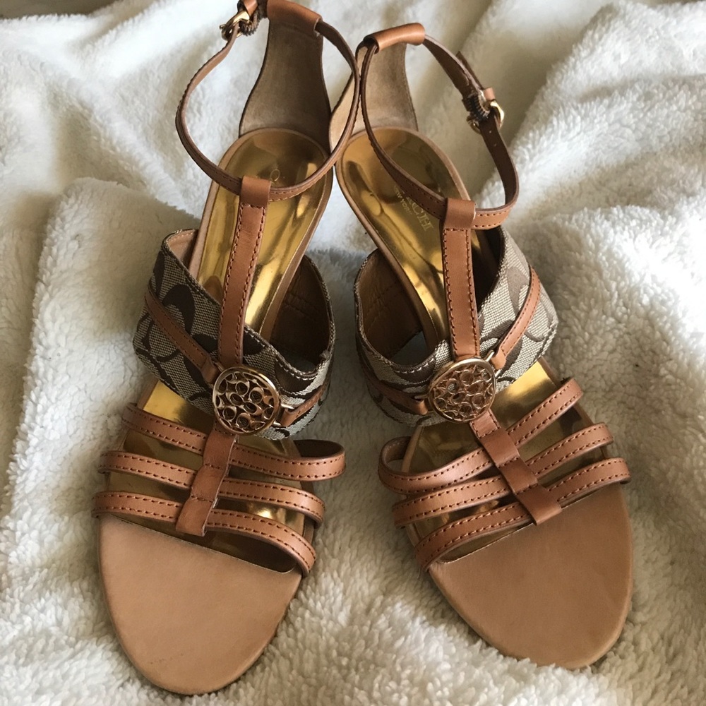 ⭐️Coach Sandals Size 8