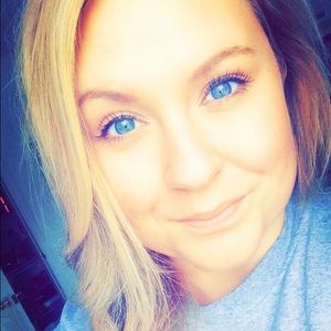 Meet your Posher, Holly