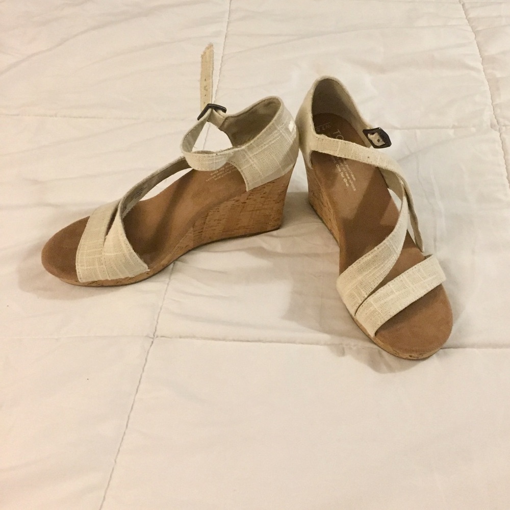 🌻Créame colored Toms wedges🌻