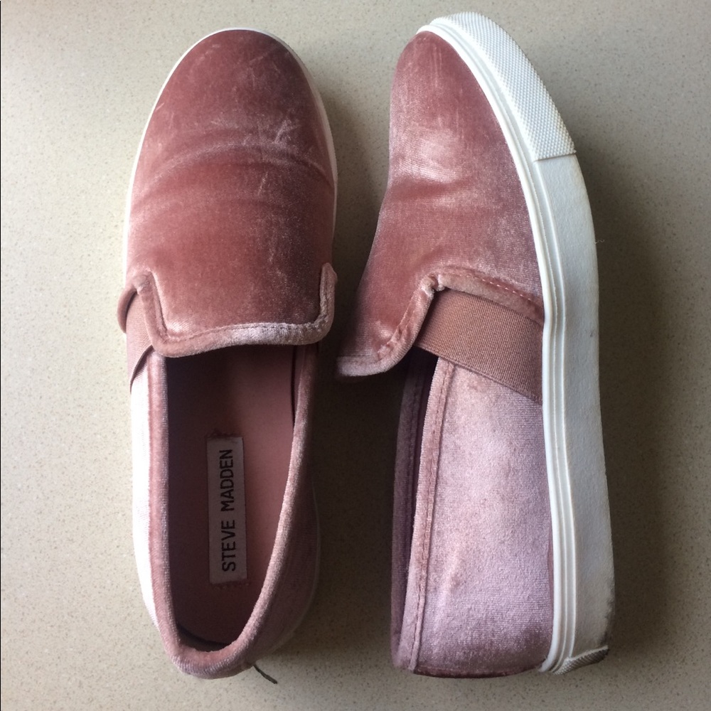 Steve Madden Slip On's