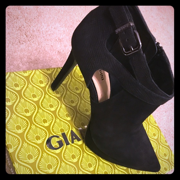 Gianni Bini black suede booties size 9 - Picture 1 of 2