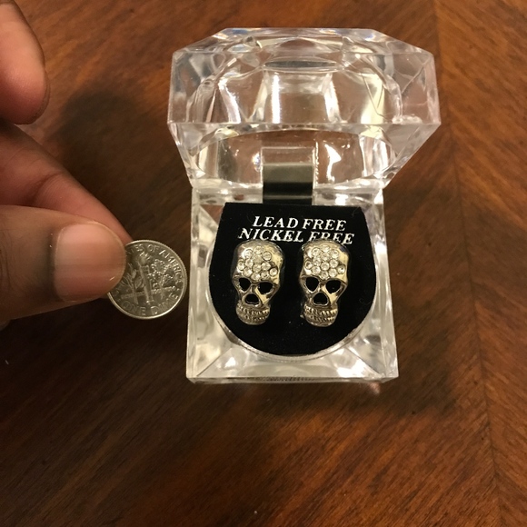 Hip Hop Bling Iced Out Skull Earring - Picture 3 of 3