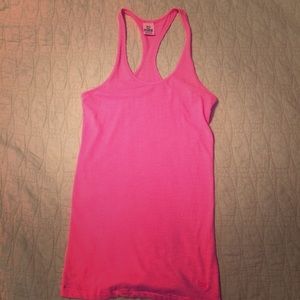Pink tank 💕