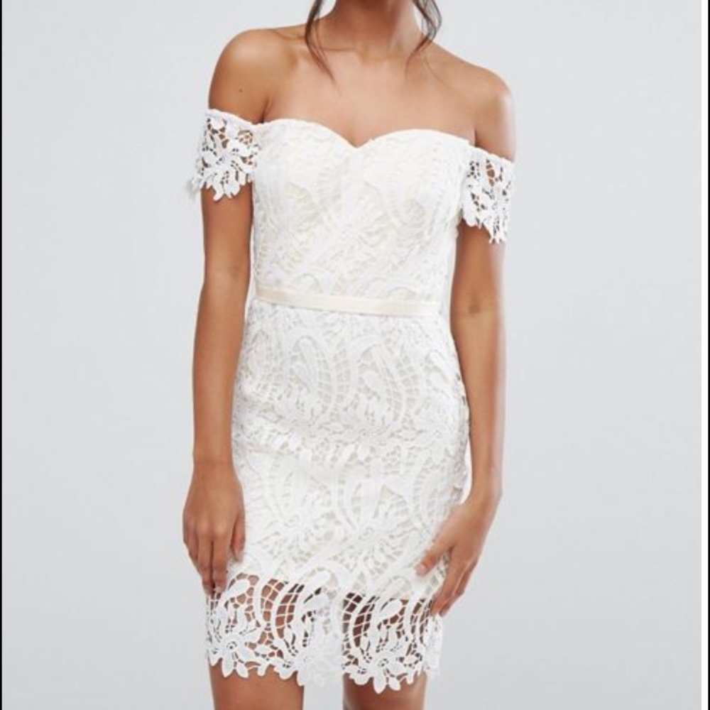 NWT Chi chi London off shoulder lace "Lenna" dress