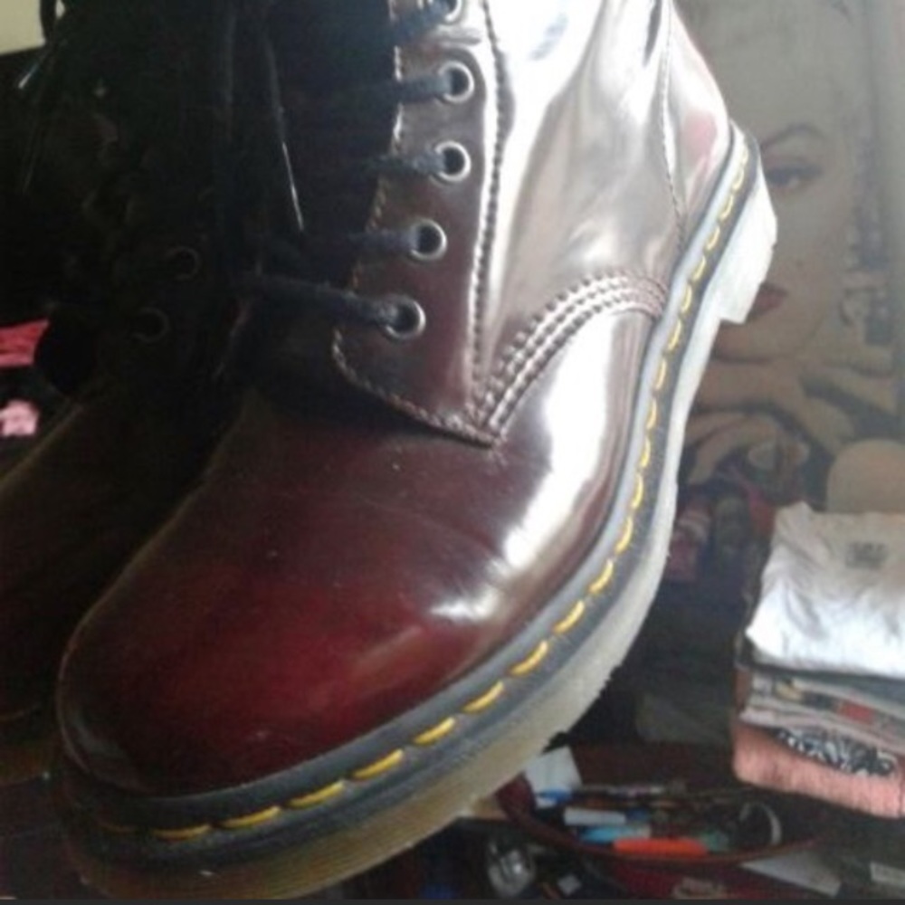 DR MARTENS BURGUNDY - BRAND NEW