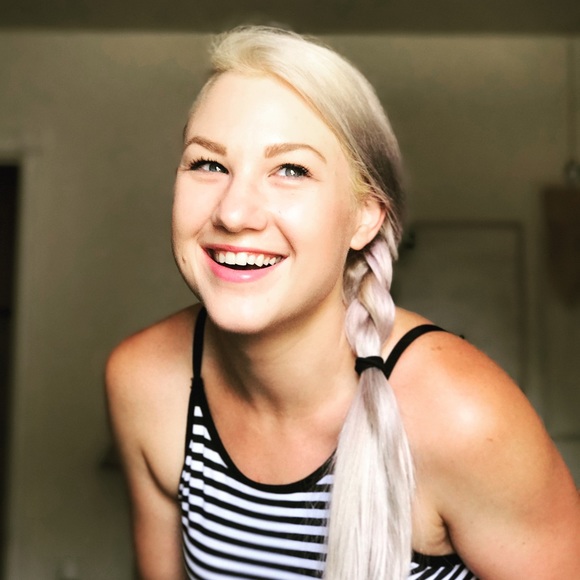 Meet Your Posher - Picture 3 of 4