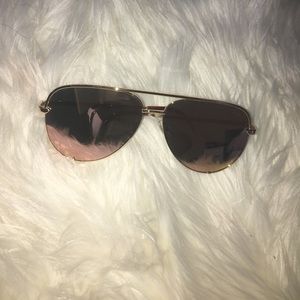Quayxdesiperkins high key sunglasses in rose gold!