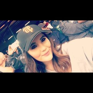 Meet your Posher, Nicole