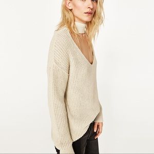 Knit wear with choker