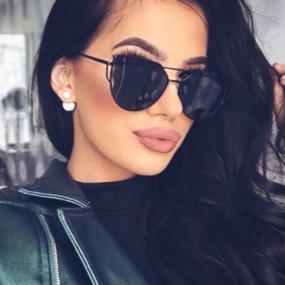 SALE1Black sunnies - Picture 2 of 3