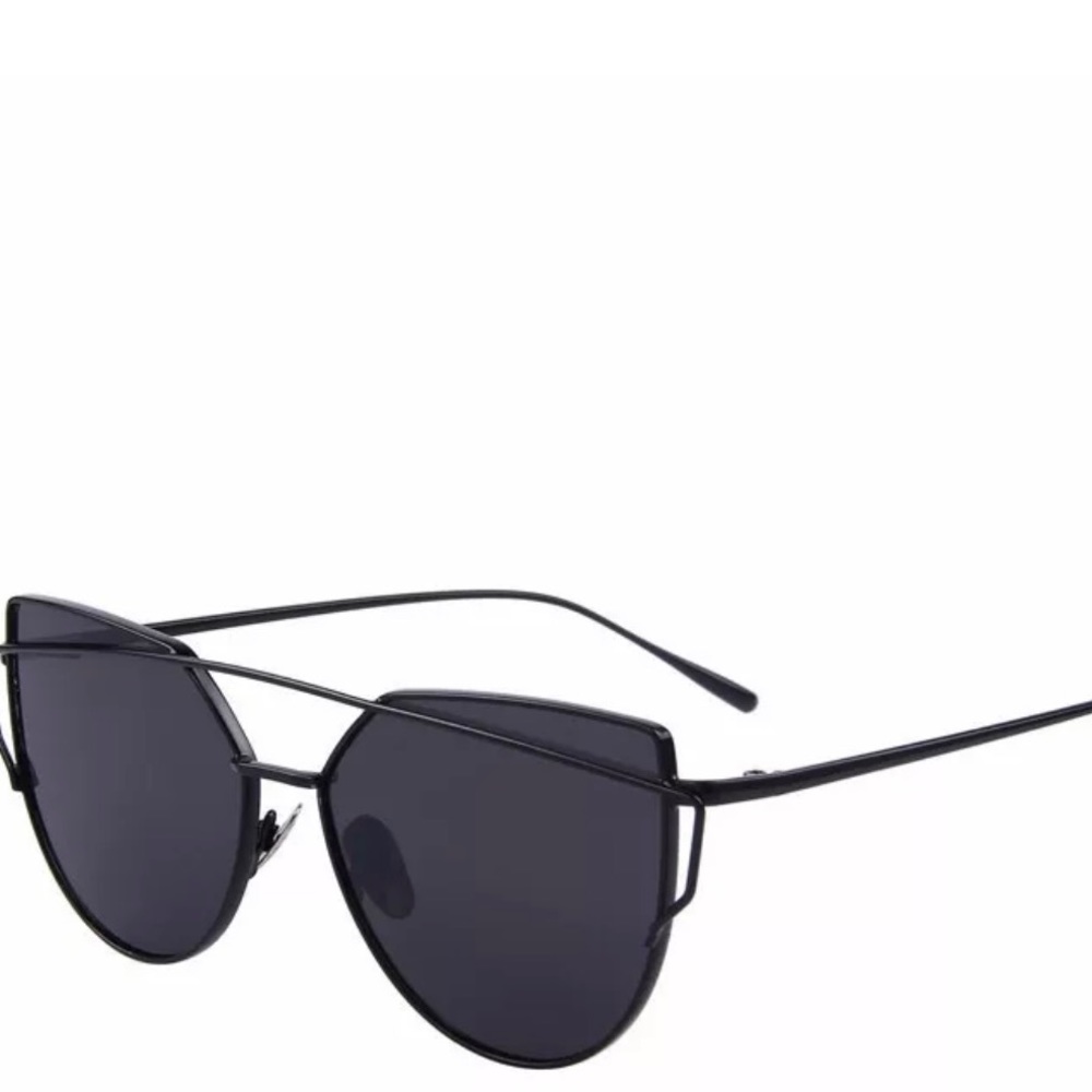 SALE1Black sunnies - Picture 3 of 3