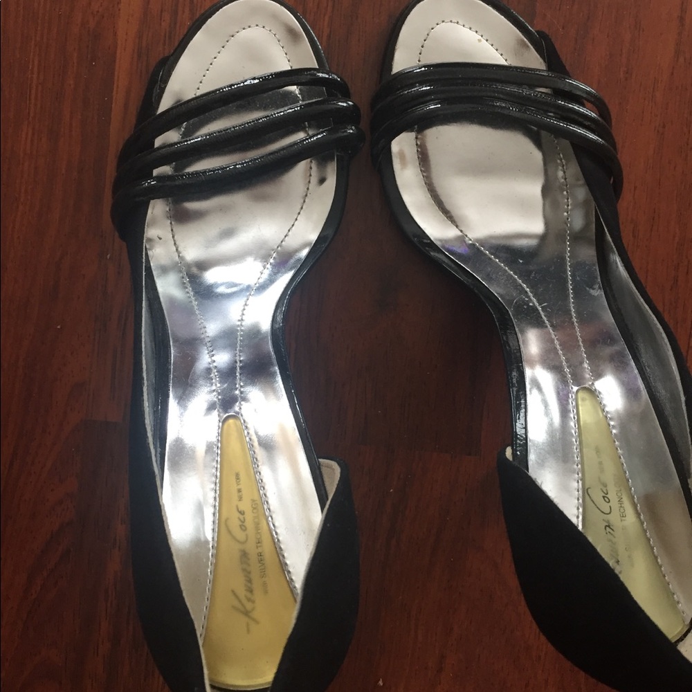 Brand New Kenneth Cole Elegant Heeled Shoe