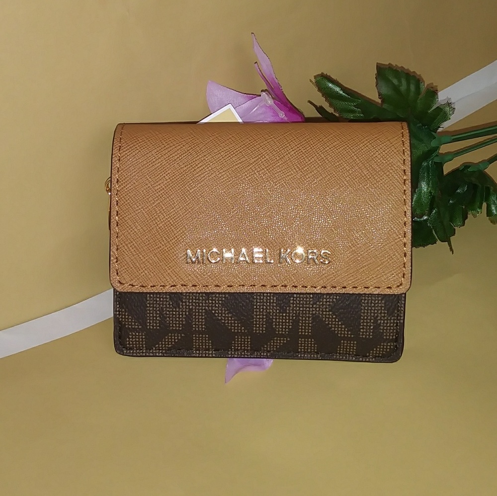 NWT MK key chain wallet