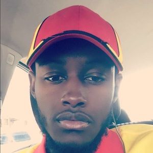 Meet your Posher, Romain