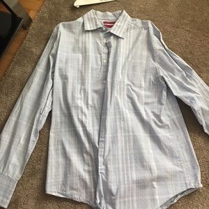 Men's fitted long sleeve button down dress shirt