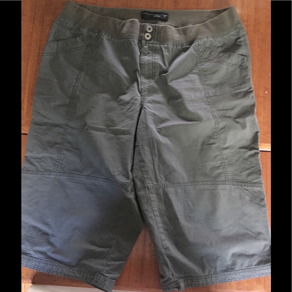 Women's Size 18 Venezia Olive Green Cargo Shorts