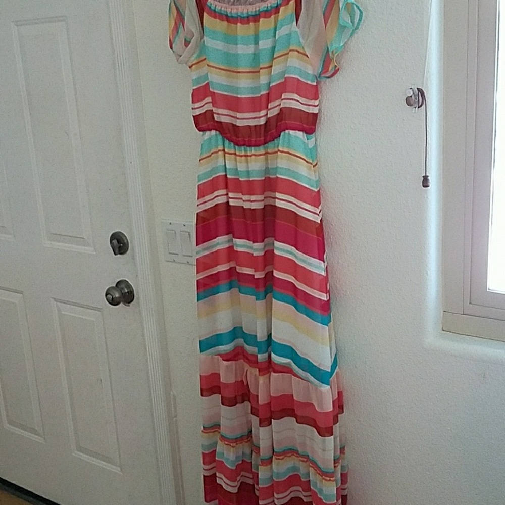 Dress - Picture 2 of 4