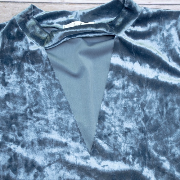 Crushed Velvet Choker Top - Picture 3 of 4