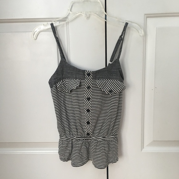 Tiny tank top/cropped top - Picture 1 of 5