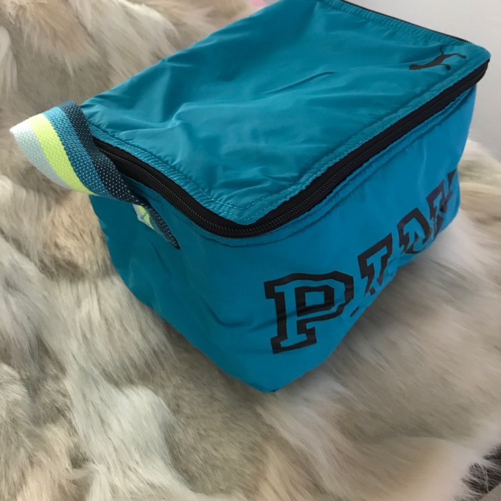 VS Pink Lunchbag
