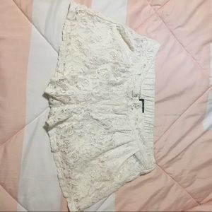 Lace shorts with working pockets