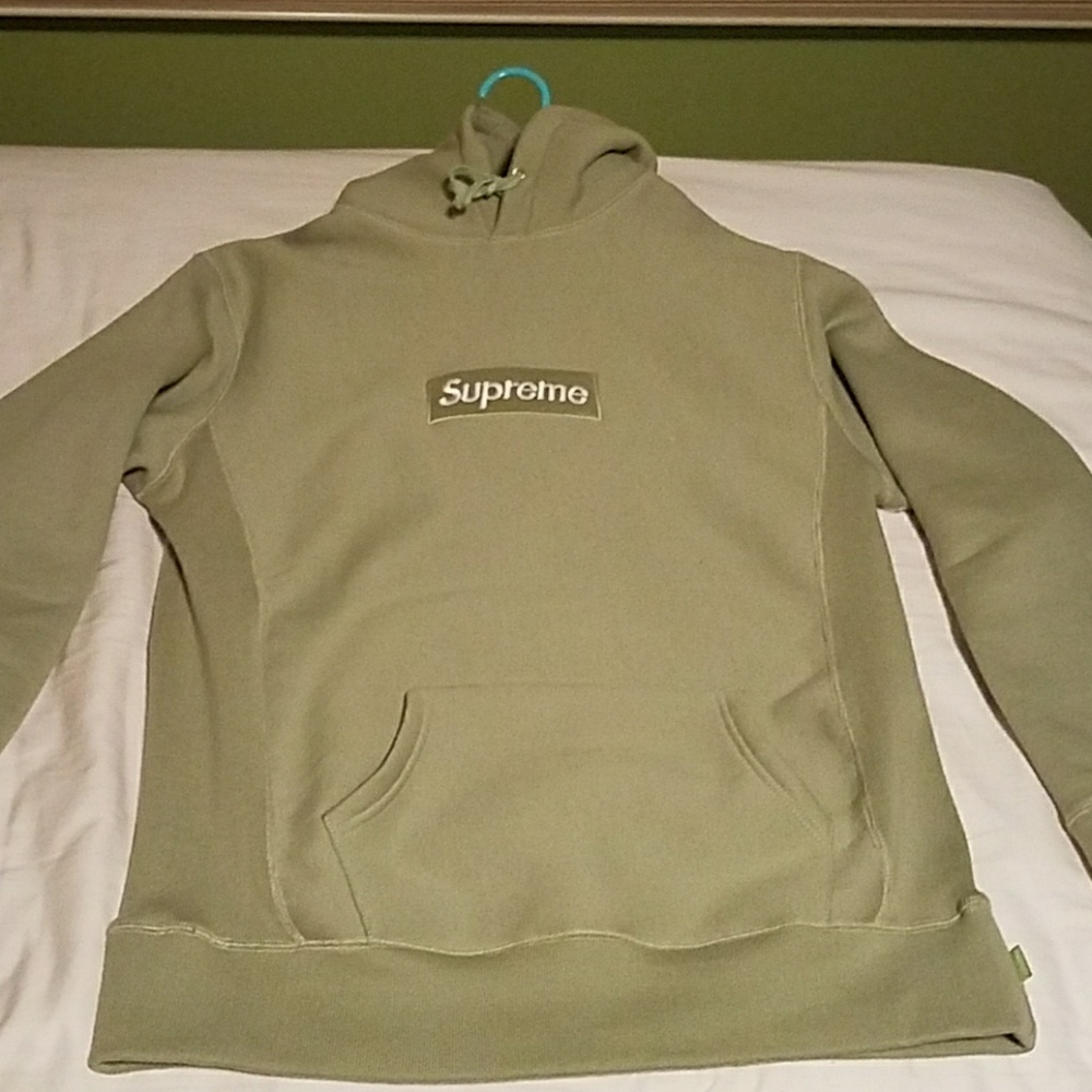 Green Tea Supreme Box Logo
