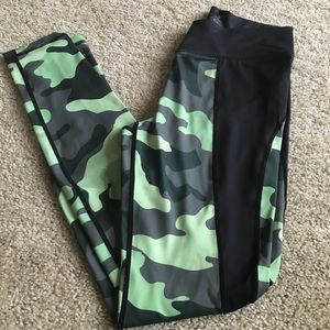 Women's athletic leggings