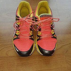 Women's Athletic Shoes