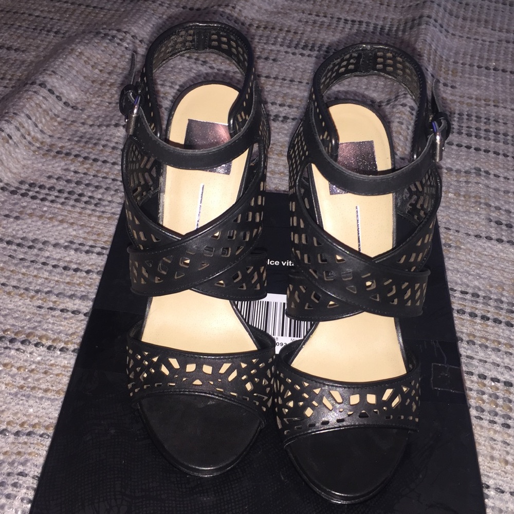 Black straps heels size 8