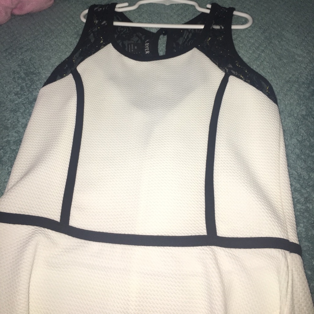 White cute top
