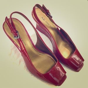 Red patent leather wedges