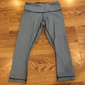 Lululemon crops