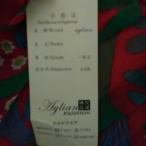 ***** Smock-like blouse. - Picture 4 of 4